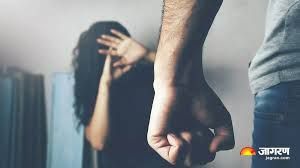 हैवानियत की हद: पति ने पत्नी के चेहरे को दांतों से बुरी तरह काटा, बेटी की मदद को पहुंचे बुजुर्ग पिता पर भी किया हमला
