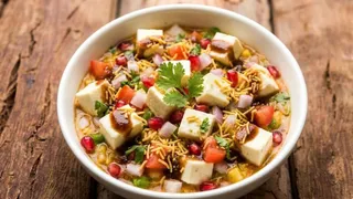 शाम की हल्की-फुल्की भूख का 'चटपटा' इलाज है पीनट चाट (Image Source: AI-Generated)