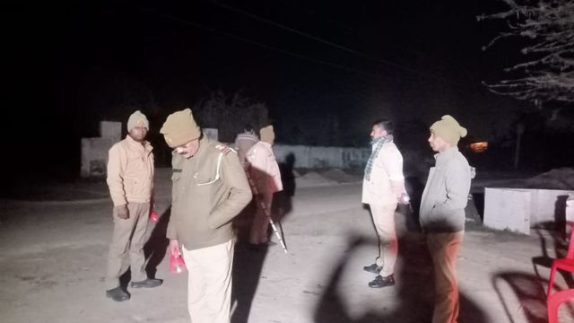 बाराबंकी में राष्ट्रीय लोकदल के नेता को भतीजे ने मारी गोली, गंभीर हालत में लखनऊ रेफर