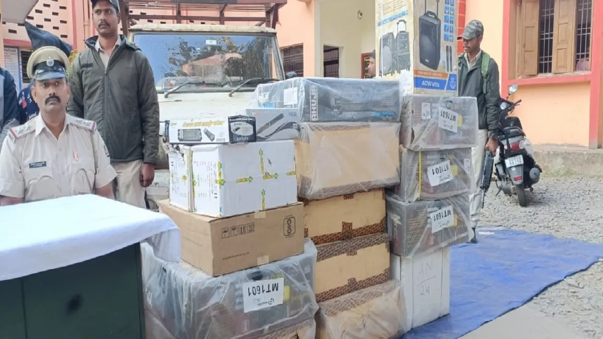 ताला तोड़कर उड़ाई थी 20 लाख की मशीनें, पुलिस ने बिछाया ऐसा जाल कि भाग नहीं पाए शातिर चोर
