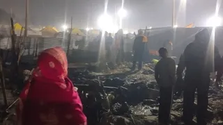माघ मेला में लगी भीषण आग।