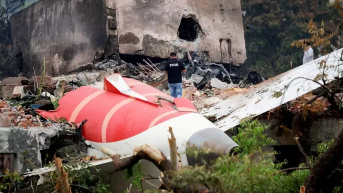 अहमदाबाद विमान हादसे को लेकर एअर इंडिया पर लंदन में क्यों हुआ मुकदमा? 
