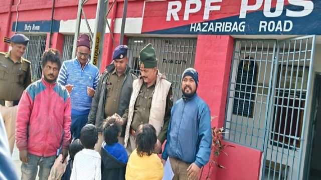 जनशताब्दी एक्सप्रेस में बाल तस्करी: सूचना पर आरपीएफ ने जहानाबाद के युवक को पकड़ा, चार बच्चे रेस्क्यू
