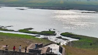 बेतवा नदी में जाता शहर का गंदा पानी