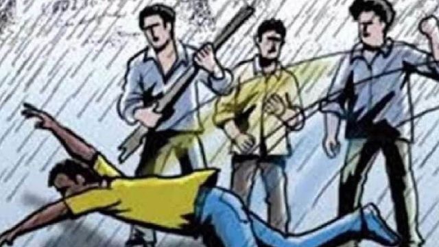 बिहार में बदमाशों के हौसले बुलंद, बरहोग में पुलिस पर जानलेवा हमला; एएसआई-कांस्टेबल अस्पताल में

