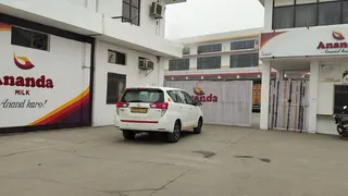 हापुड़ में आनंदा डेयरी पर आयकर टीम का छापा। जागरण