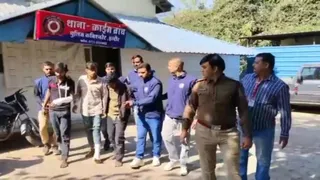 पुलिस की गिरफ्त में आरोपी।
