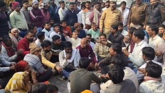 रायबरेली में भीषण हादसों में भाई-बहन समेत तीन की मौत, आक्रोशित लोगों ने सड़क पर लगाया जाम