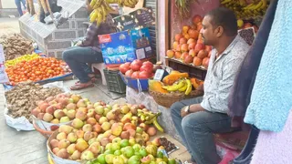 पत्तागोभी, पालक, टमाटर, मिर्च व बैंगन सब्जियां हो रही प्रभावित. Concept Photo