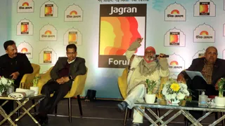 Jagran Forum Dehradun दैनिक जागरण की ओर से आयोजित जागरण फोरम में मंथन सत्र-हरित विकास में बोलते प्रख्यात पर्यावरणविद् पद्मभूषण डा. अनिल प्रकाश जोशी (मध्य)। साथ में मंचासीन हैं दैनिक जागरण के राज्य ब्यूरो प्रमुख रविंद्र बड़थ्वाल, आइआइटी रुड़की के प्रोफेसर रजत अग्रवाल व इंडस्ट्रीज एसोसिएशन आफ उत्तराखंड के अध्यक्ष पंकज गुप्ता (बायें से दायें)। जागरण