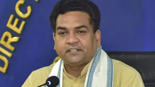 कपिल मिश्रा ने श्रमिकों को सामाजिक सुरक्षा लाभ प्रदान करने की प्रक्रिया में तेजी लाने का निर्देश दिया।