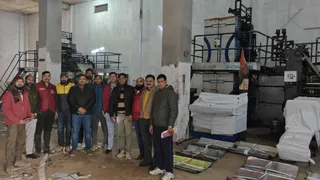 गाजियाबाद के लोनी में पकड़ी गई प्रिंटिंग फैक्ट्री। जागरण
