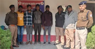 पत्थरबाजी करने पर गिरफ्तार किए गए चारों आरोपित। पुलिस