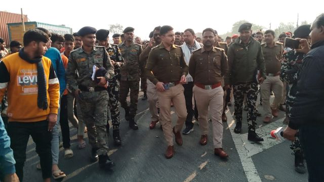 बक्‍सर में गैंगरेप की घटना से फूटा आक्रोश; 5 घंटे तक NH जाम, एसपी ने कार्रवाई और छात्राओं की सुरक्षा पर दिया भरोसा