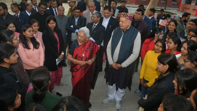 'छात्राएं कहां आती-जाती हैं, किससे मिलती हैं... इसकी जानकारी रखें', कानपुर में बोलीं आनंदी बेन पटेल

