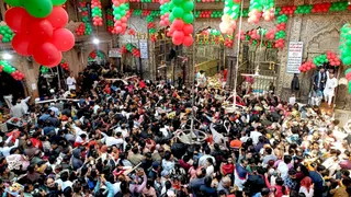 बांकेबिहारी मंदिर।