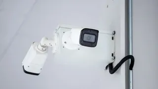 सीसीटीवी पड़े बंद।