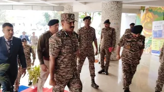सीआरपीएफ के महानिदेशक (डीजी) ऑपरेशन, ज्ञानेंद्र प्रताप सिंह सोमवार को चाईबासा पहुंचे।