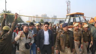 नोएडा सेक्टर 150 में हुई घटना में युवराज मेहता की मौत के बाद मुख्यमंत्री योगी आदित्यनाथ ने एसआईटी बनाई। जांच के लिए एसआईआईटी के अध्यक्ष मेरठ जोन के एडीजी भानु भास्कर, मेरठ मंडल के मंडलायुक्त भानु चंद्र गोस्वामी और अन्य सदस्य पहुंचे। सौरभ राय