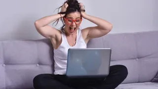 लैपटॉप चल रहा है कछुए की चाल? इन आसान टेक्निक्स से आपका सिस्टम फिर दौड़ पड़ेगा!