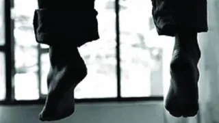 युवक ने फांसी लगाकर दी जान।