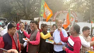 नितिन नबीन के भाजपा का राष्ट्रीय अध्यक्ष बनने पर साकची भाजपा कार्यालय में जश्न मनाते कार्यकर्ता।