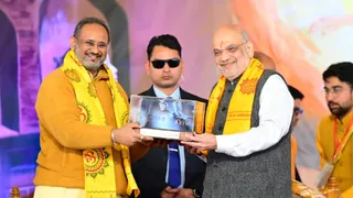 गृहमंत्री अमित शाह अखिल विश्व गायत्री परिवार की ओर से आयोजित शताब्दी समारोह स्थल बैरागी कैंप पहुंचे। जागरण