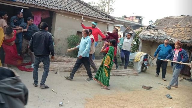 मधेपुरा में ट्रैक्टर विवाद बना खूनी संघर्ष, महिलाओं से भी अभद्रता, लाखों की लूट
