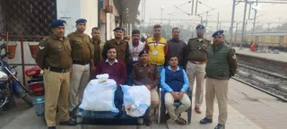 पुरुषोत्तम एक्सप्रेस से 14 किलो गांजा बरामद