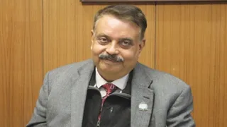 अयोध्या मंदिर अवशेष खोजने वाले पुरातत्वविद डॉ बीआर मणि को पद्मश्री सम्मान।