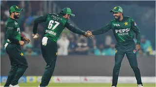PAK vs AUS: 'बाबर आजम को अकेला छोड़ दो', बिग बैश लीग में खराब प्रदर्शन के बाद पाकिस्तानी कप्तान ने लगाई गुहार