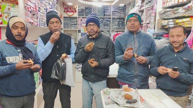 Bihar Unique Dish: बिहार के इस डिश के आगे भूल जाएंगे पिज्जा-बर्गर! मिट्टी की हांडी में तैयार होता है खास पकवान
