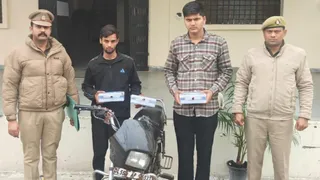खोड़ा थाना पुलिस द्वारा गिरफ्तार आरोपित। सौ. पुलिस