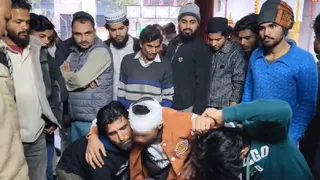 दुकानदार के खिलाफ मामला दर्ज कराया है। Video Grab