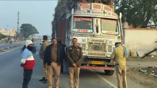 ओवरलोड वाहनों पर कार्रवाई करेगा प्रशासन।