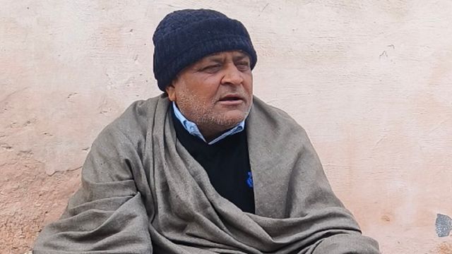 भाइयों के विवाद में पंचायत के फरमान से असंतुष्ट किसान का पंच के घर धरना, पत्नी-बच्चों के भी बैठने की दी चेतावनी 
