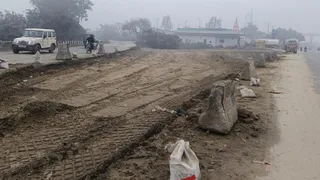पुल के लिए शुरू हुआ काम