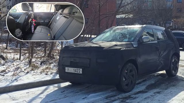 नई जनरेशन Hyundai Creta के इंटीरियर की पहली झलक, मिलेंगे रियर सीट्स में ज्यादा स्पेस और तीन एडजस्टेबल हेडरेस्ट