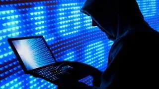 हिमाचल प्रदेश में बुजुर्ग से 10 लाख रुपये की ठगी हुई है। प्रतीकात्मक फोटो