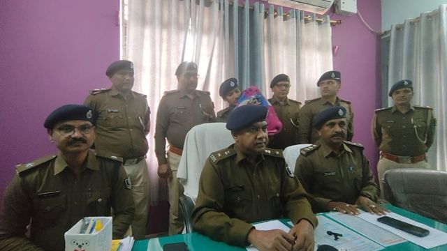 सारण पुलिस ने नवजात शिशु चोरी का मामला सुलझाया, 6  गिरफ्तार; बच्चा सुरक्षित बरामद
