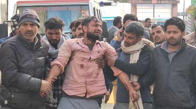 घर से बुलाकर 12वीं के छात्र को चाकू से गोदकर मौत के घाट उतारा... स्वजन का हंगामा, मामला दो संप्रदायों से जुड़ा
