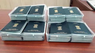 जालसाजों ने दिल्ली के पासपोर्ट कार्यालय से भोजपुर इलाके के फर्जी और अधूरे पतों पर 22 पासपोर्ट जारी करा लिए। प्रतीकात्मक तस्वीर