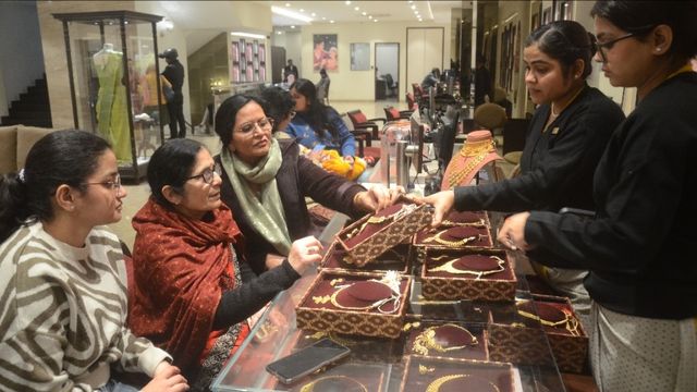 सोना-चांदी की चमक में फिर से आएगा निखार, बजट में जीएसटी और इम्पोर्ट शुल्क रहा स्थिर
