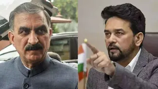 हिमाचल प्रदेश के मुख्यमंत्री सुखविन्द्र सिंह सुक्खू और सांसद अनुराग ठाकुर। जागरण आर्काइव