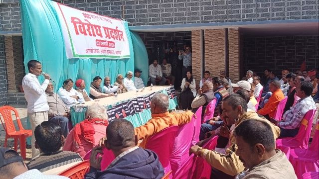 UGC Act पर सवर्ण समाज का फूटा गुस्सा, लातेहार में सड़कों पर उतर कर जताया विरोध