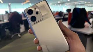 Realme P4 Power Hands-On: कैसा है 10,001mAh बैटरी वाला ये 5G फोन? कल से शरू हो रही सेल