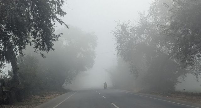 सिरसा में मौसम के बदलते रंग, सुबह-शाम ठिठुरन और दोपहर में चुभती धूप; 22 डिग्री तक पहुंचा पारा
