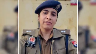 आइपीएस अधिकारी अनुकृति शर्मा