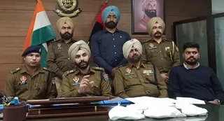जानकारी देते हुए एसएसपी मनिंदर सिंह।