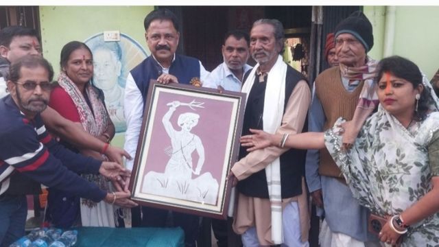 दिशाेम गुरु शिबू सोरेन की जीवनी पर आधारित बनेगी फिल्म, मंत्री सुदिव्य कुमार सोनू ने शुरू की कवायद

